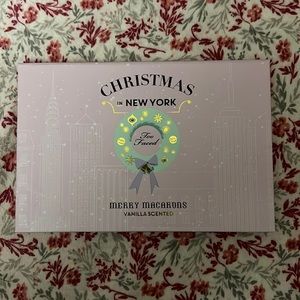 Too Faced Merry Macarons Palette